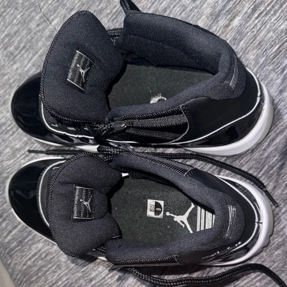 Jordan Kids Black and White Sneakers - Picture 9 of 12